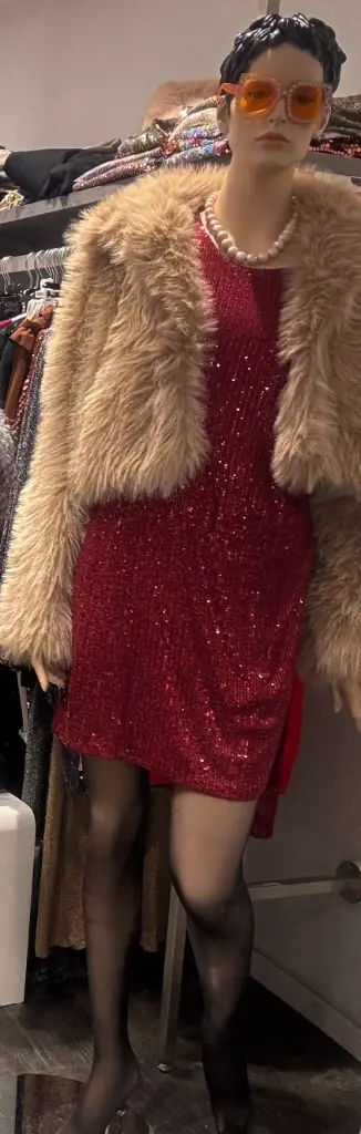 Robe fêtes paillettes avec ou sans ceinture. TU36/42