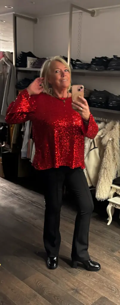 Blouse paillettes rouge nœud dans le dos. TU.38/44