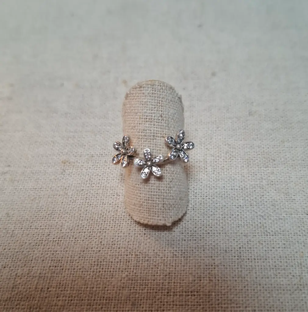 Bague Pandora " Fleurs ". Taille 50.