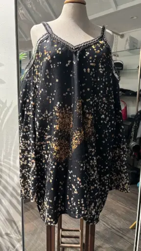 Pull de Noël épaules dénudées 