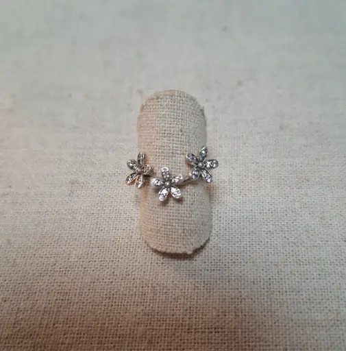Bague Pandora " Fleurs ". Taille 50.