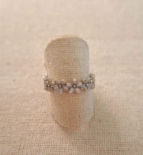 Bague Pandora " Fleurs". Taille 54.